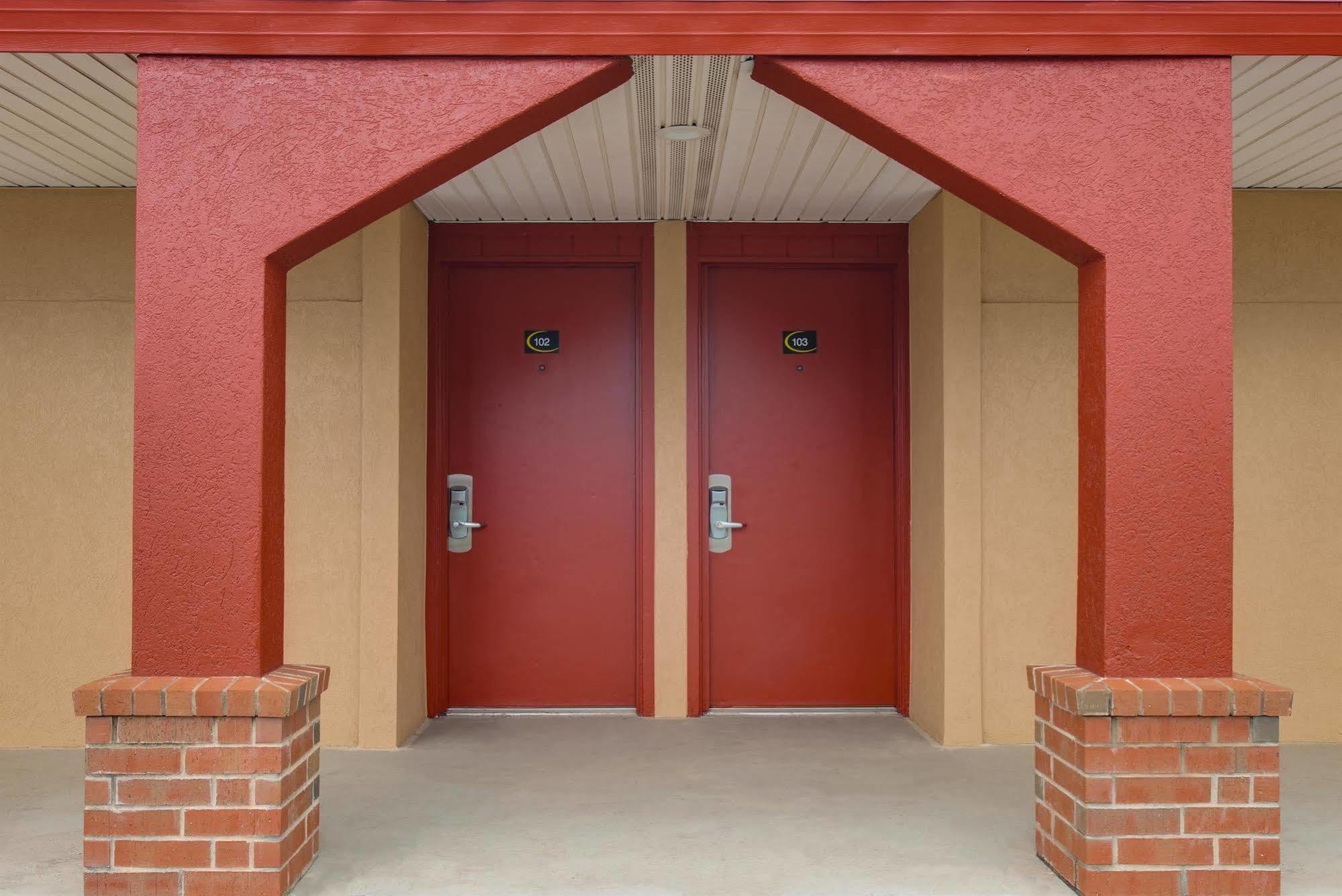Travelers Inn Midwest City Exterior foto